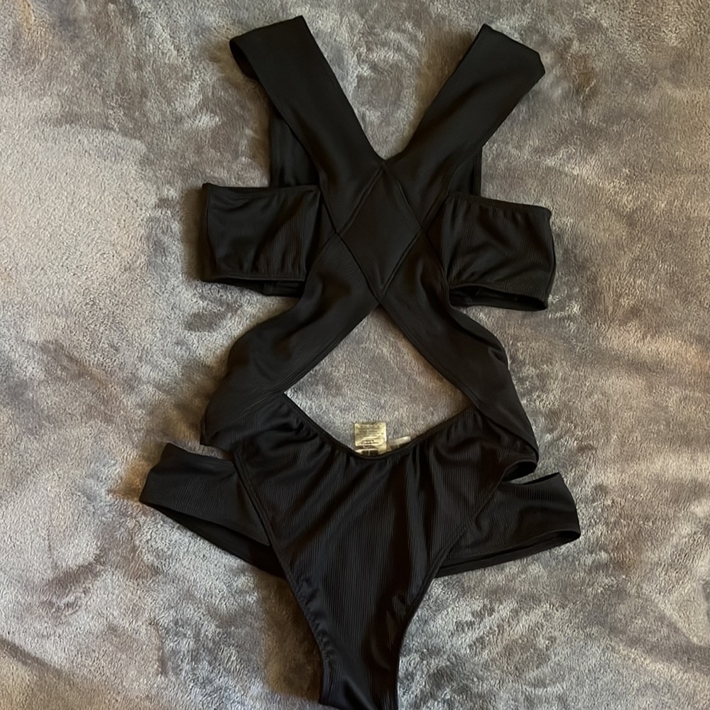 Minimale Animale Black Cut Out One Piece Swimsuit size M - Picture 5 of 5